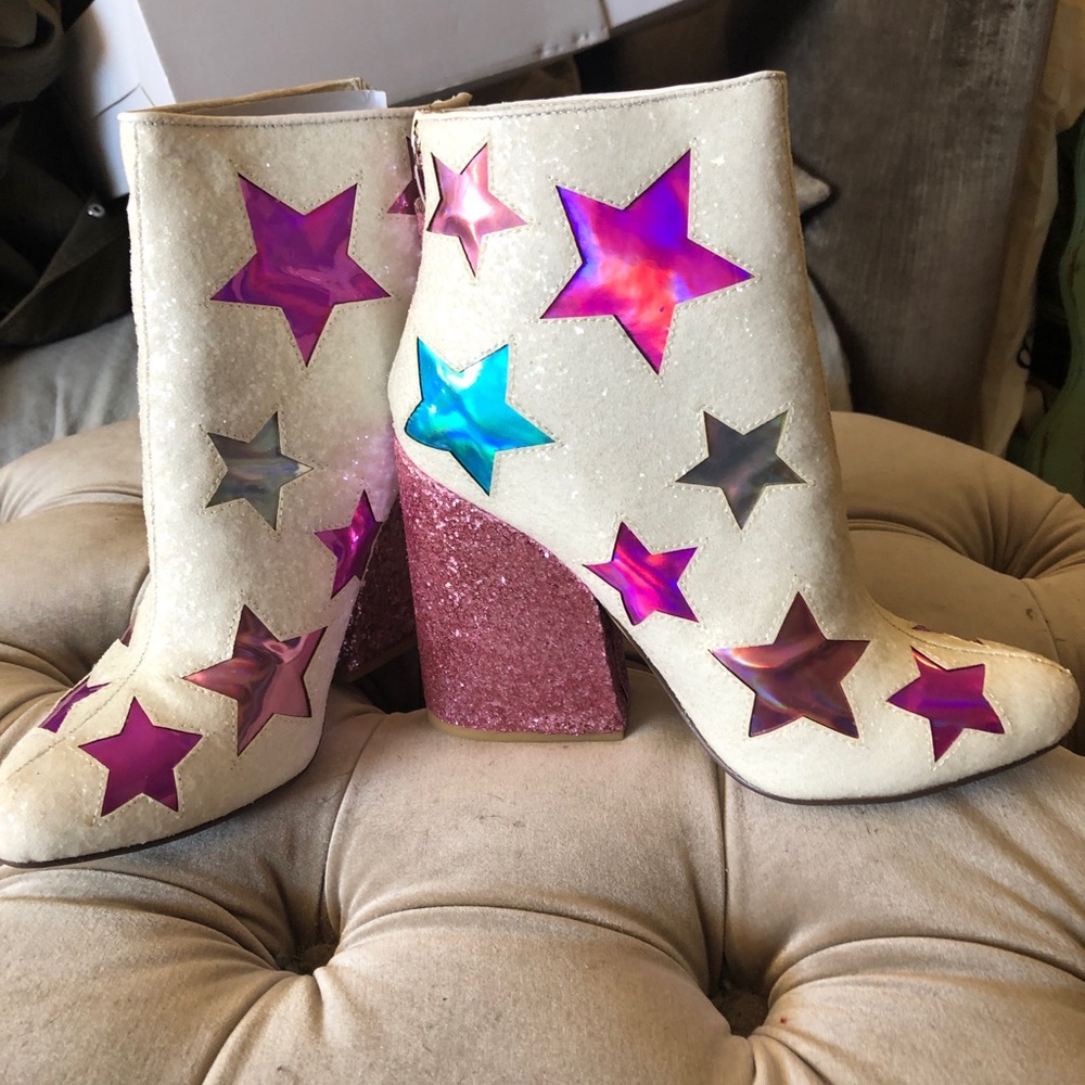 YRU glitter star boots